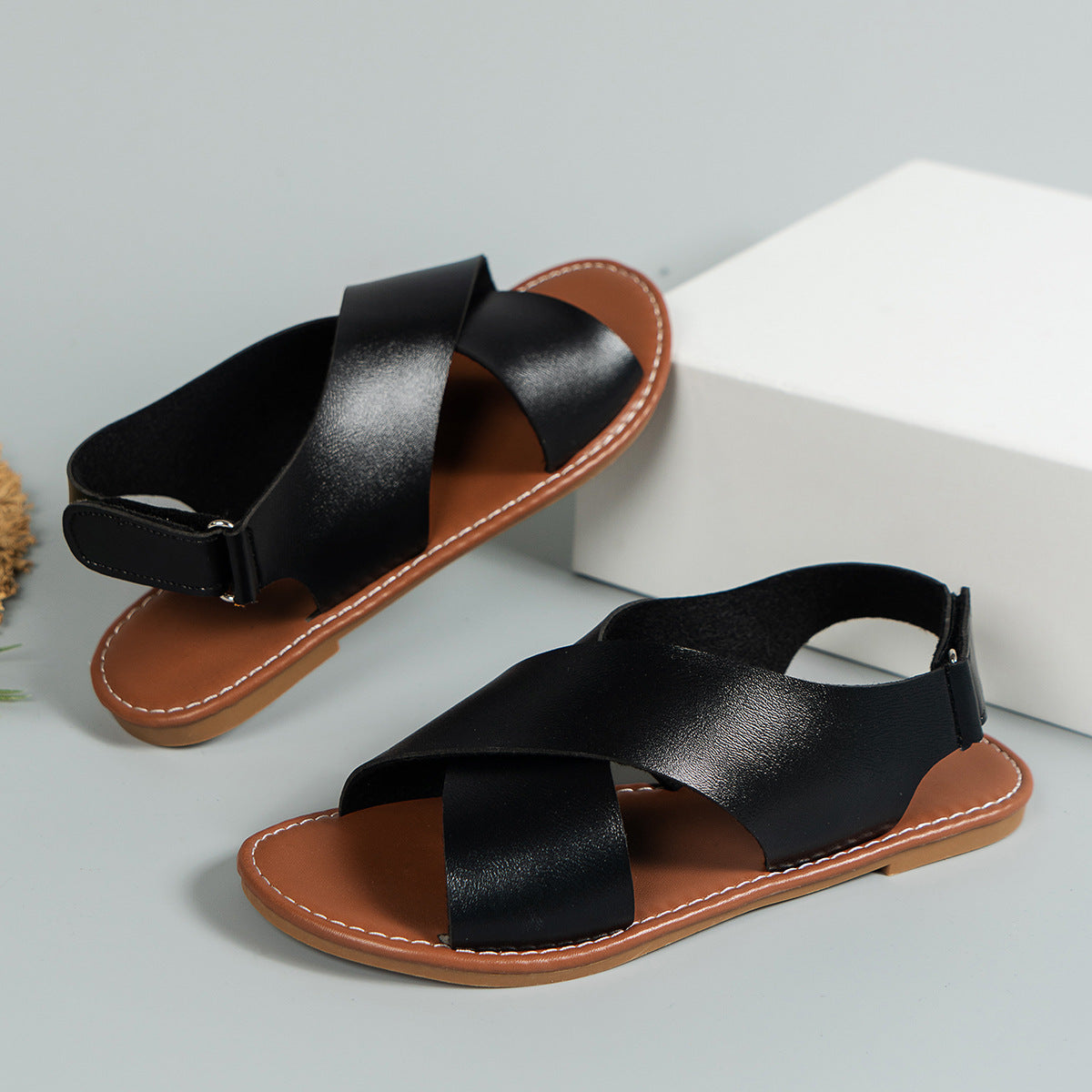 Women’s Retro Wide Strap Flat Sandals | Open Toe Summer Casual Slides for Travel and Everyday Wear