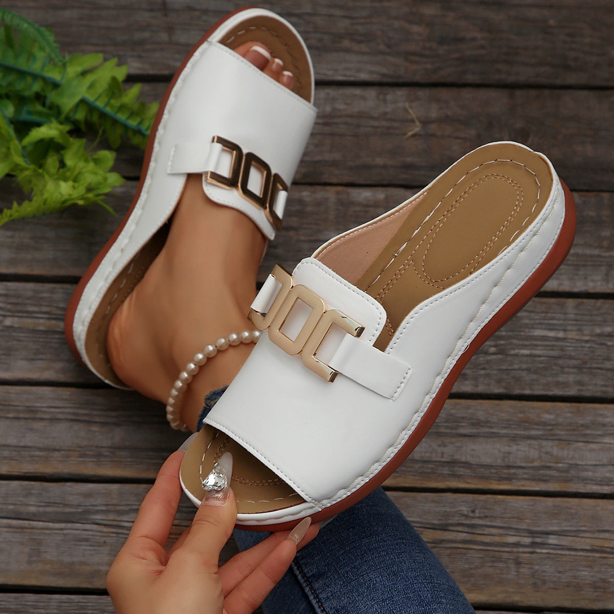 Women’s Platform Wedge Summer Sandals | Chain Detail Lightweight Slide Sandals for Casual, Vacation and Everyday Wear